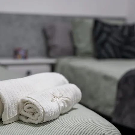 Juanvi's Corner アパート アデヘ